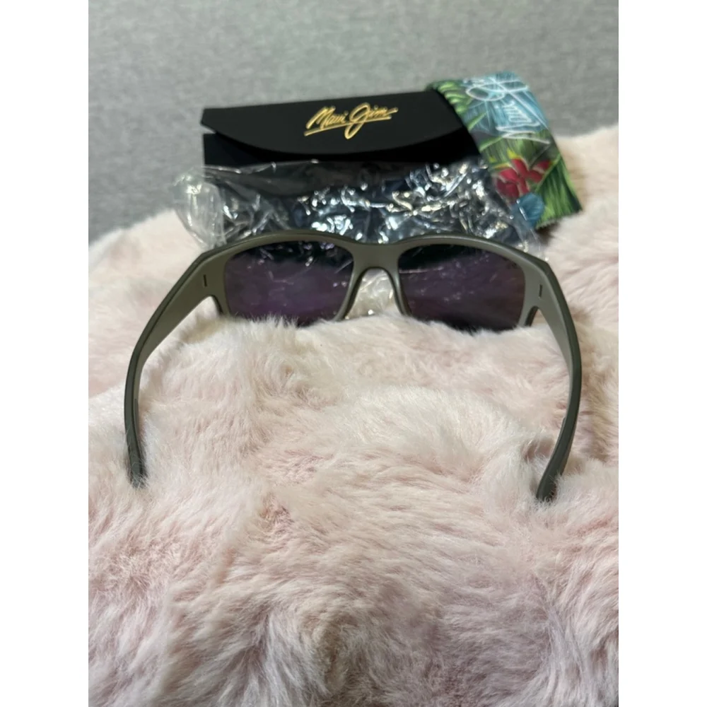 Men's Maui Jim Sunglasses One Size Gray with new authentic aqua Mirror Lenses